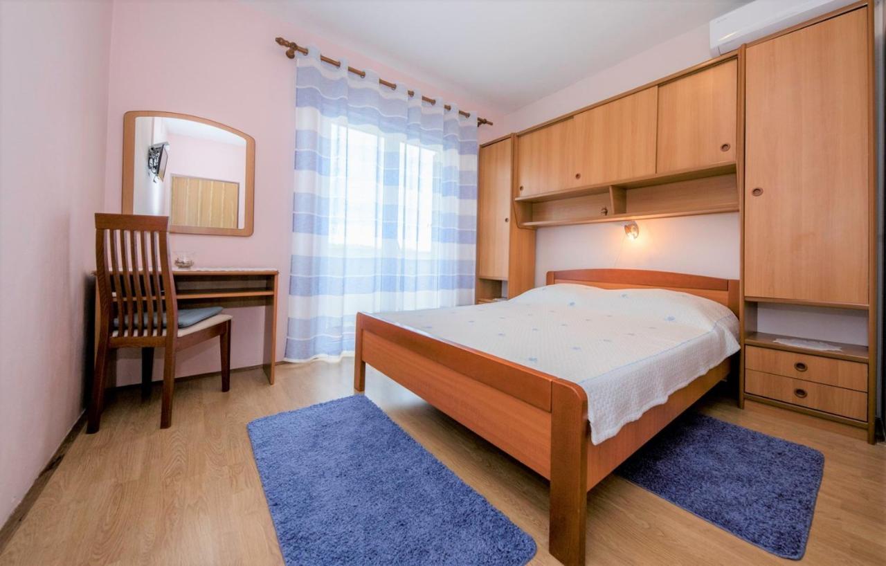 App&Rooms Anica Kampor Luaran gambar