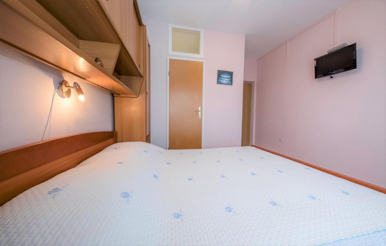 App&Rooms Anica Kampor Luaran gambar