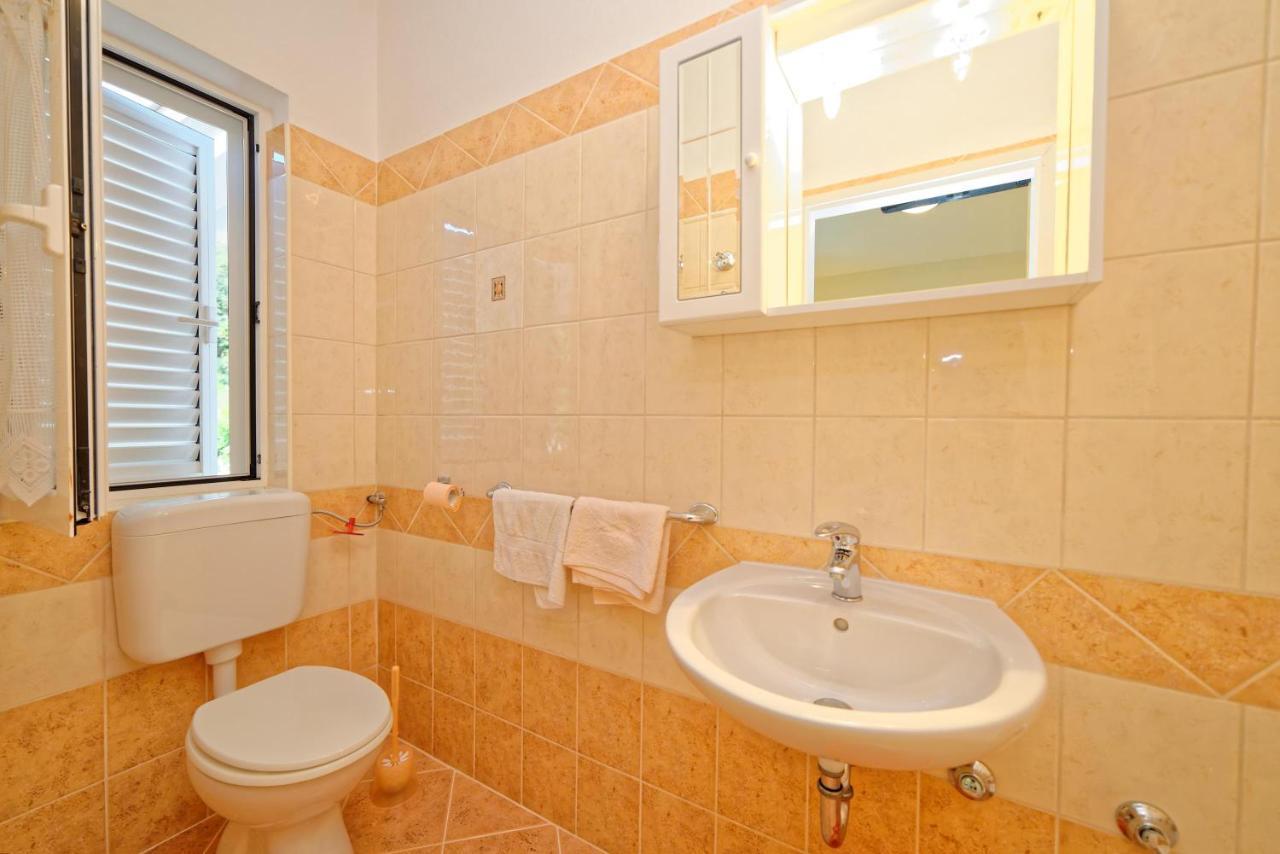 App&Rooms Anica Kampor Luaran gambar